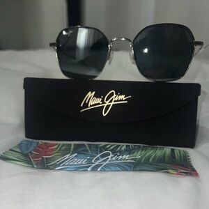 NEW Maui Jim MOON DOGGY Silver POLARIZED Neutral Grey Lens Sunglass 874-11B
